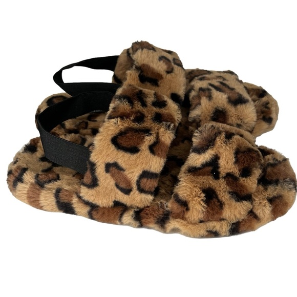 Kensie Leopard Print Fuzzy‎ Slippers - Picture 2 of 6